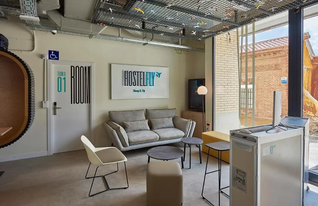 Hostelfly Madrid Airport-1